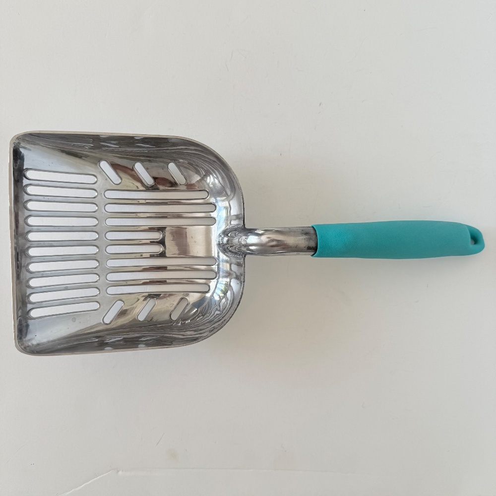 DuraScoop Metal Cat Litter Scoop with Teal Handle - Picture 10 of 10
